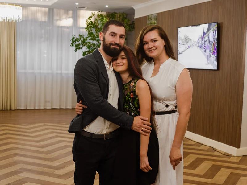 Гости на семейном празднике в ресторане Black Sea