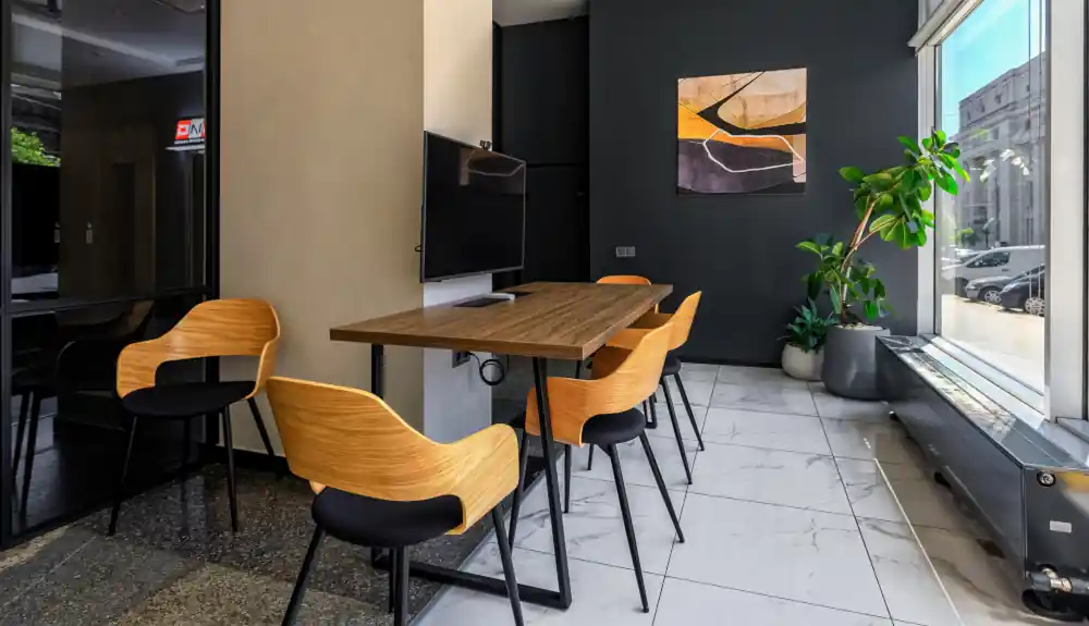 Коворкінг під час відключень світла: комфортне робоче місце в тиші